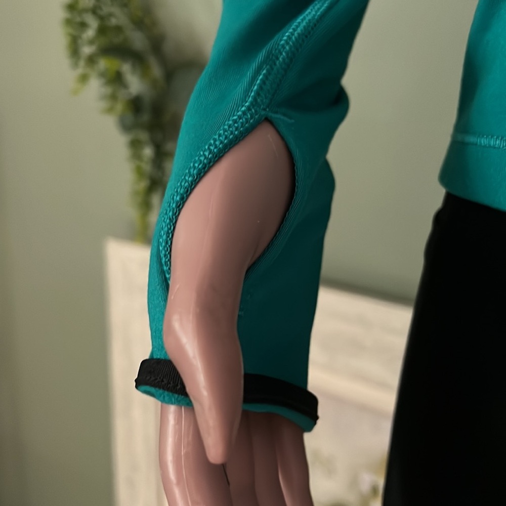 Nike - Picture 5 of 9